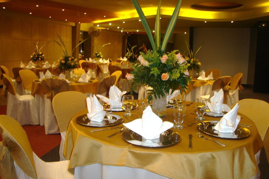 Hotel Plaza Rosa Medellin Exterior photo